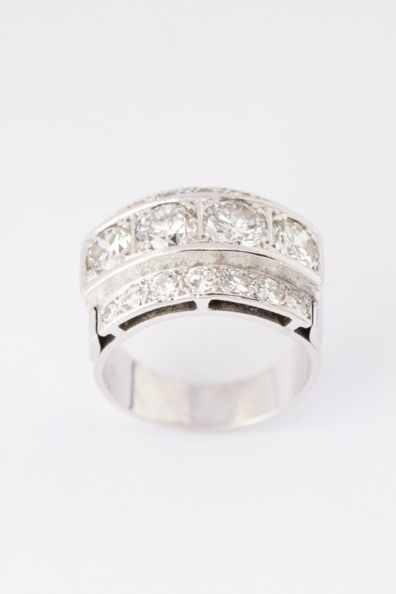 White gold band ring with diamonds. Approx. 3.2 ct.