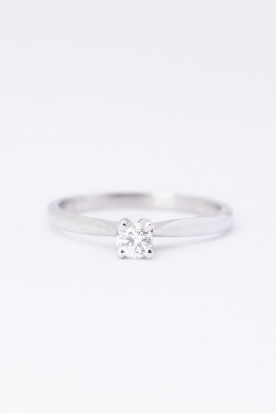 Wit gouden solitair ring met een briljant van 0.16 ct.