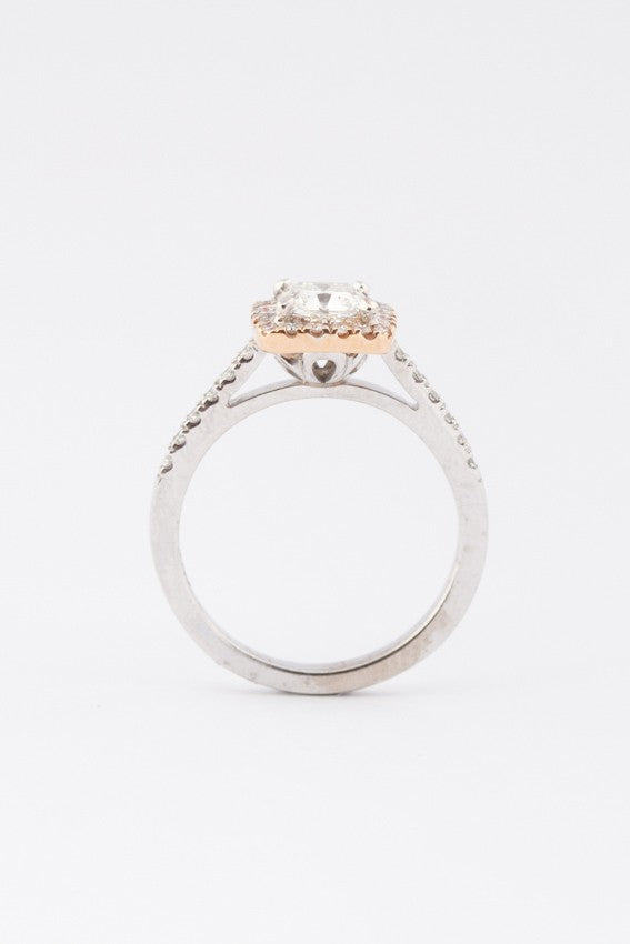 Wit/rosé gouden entourage ring met briljanten