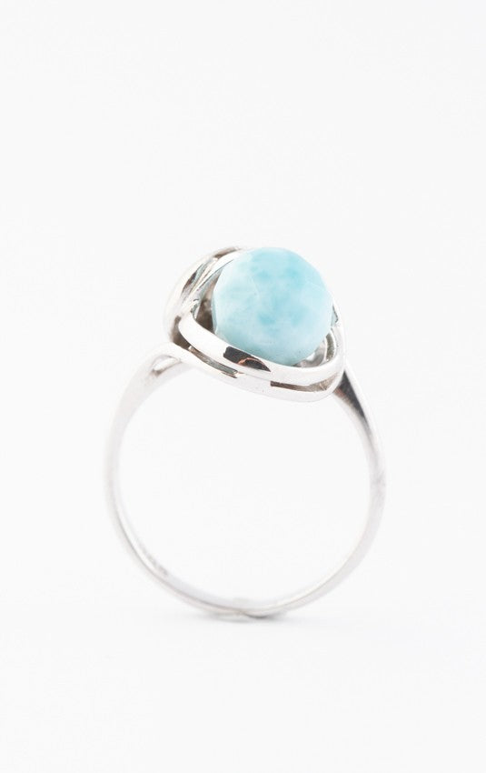 Wit gouden ring met larimar