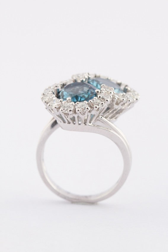 Wit gouden slag ring met topaas en briljanten