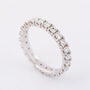 Wit gouden alliance ring met 23 briljanten. Totaal 1.05 ct.