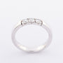 Wit gouden rij ring met 3 briljanten. Totaal ca. 0.48 ct.