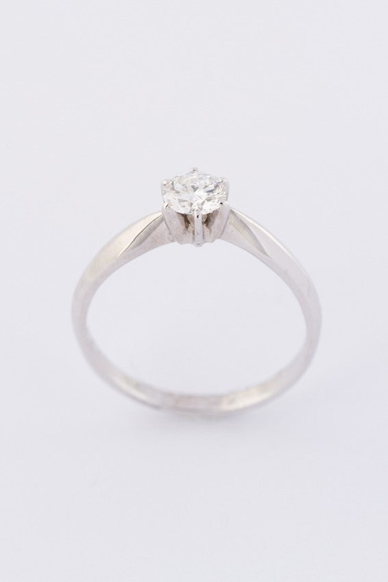 White gold solitaire ring with a brilliant of approx. 0.38 ct.