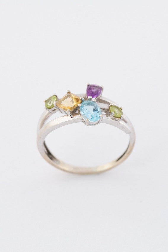 Wit gouden ring met diverse edelstenen