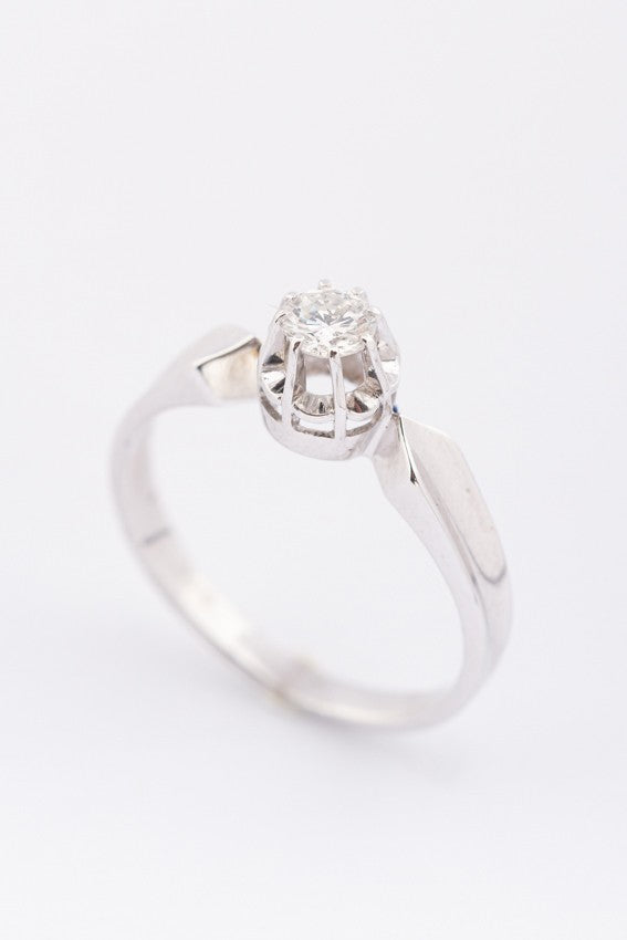 White gold solitaire ring with a brilliant of approx. 0.18 ct.