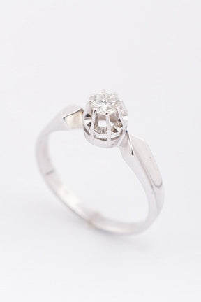 White gold solitaire ring with a brilliant of approx. 0.18 ct.