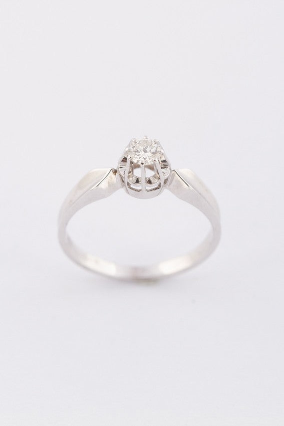 White gold solitaire ring with a brilliant of approx. 0.18 ct.