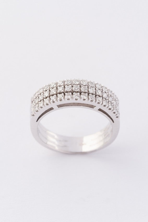 Wit gouden 3-dubbele rij ring met 45 briljanten