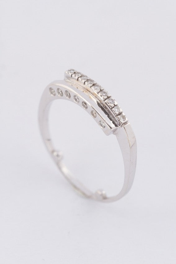 White gold row ring with diamonds