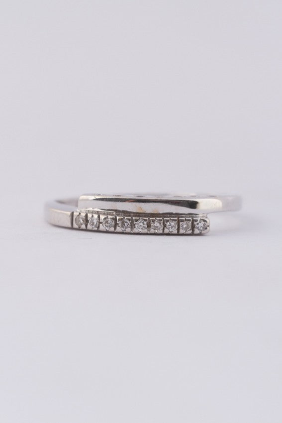 White gold row ring with diamonds