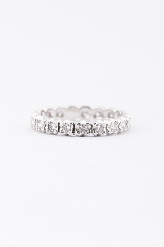 White gold alliance ring with diamonds