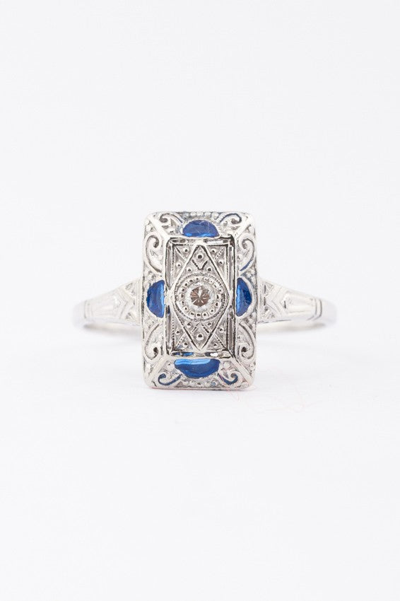 White gold Art Deco ring with a brilliant and enamel