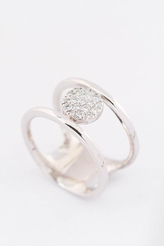 White gold double ring with 24 diamonds