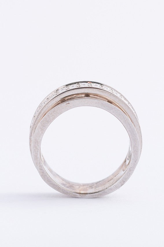 White gold double-row ring with 28 brilliant-cut diamonds. Total weight approx. 0.98 ct.