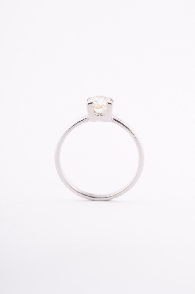 White gold solitaire ring with brilliant