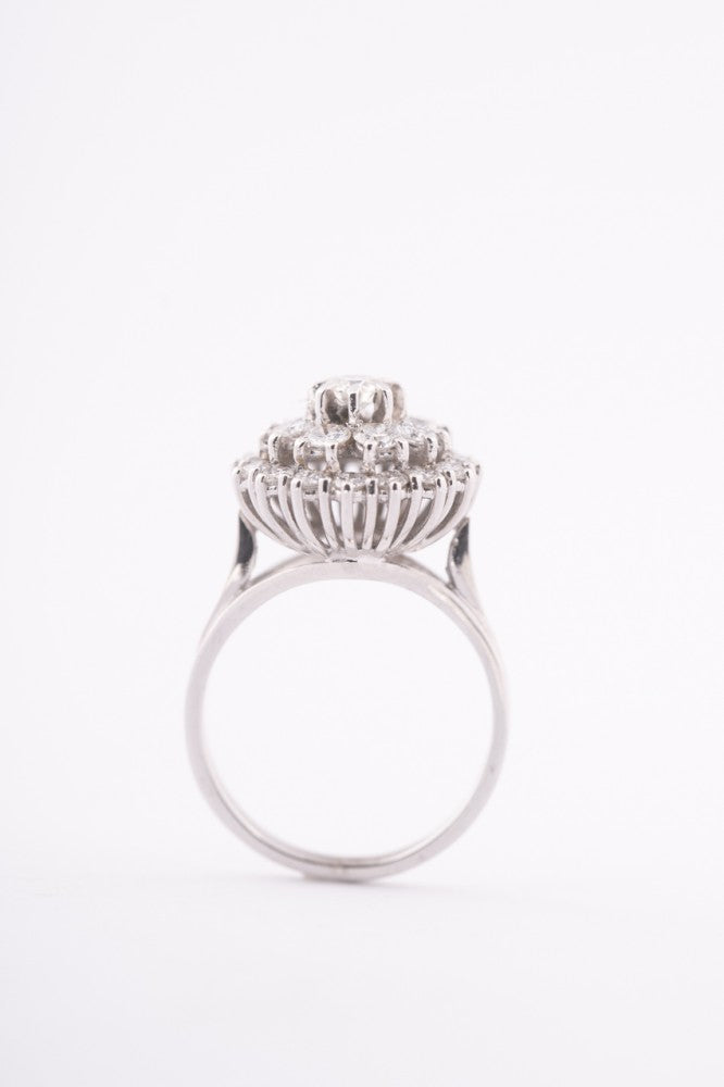 White gold double entourage ring with 25 brilliant-cut diamonds