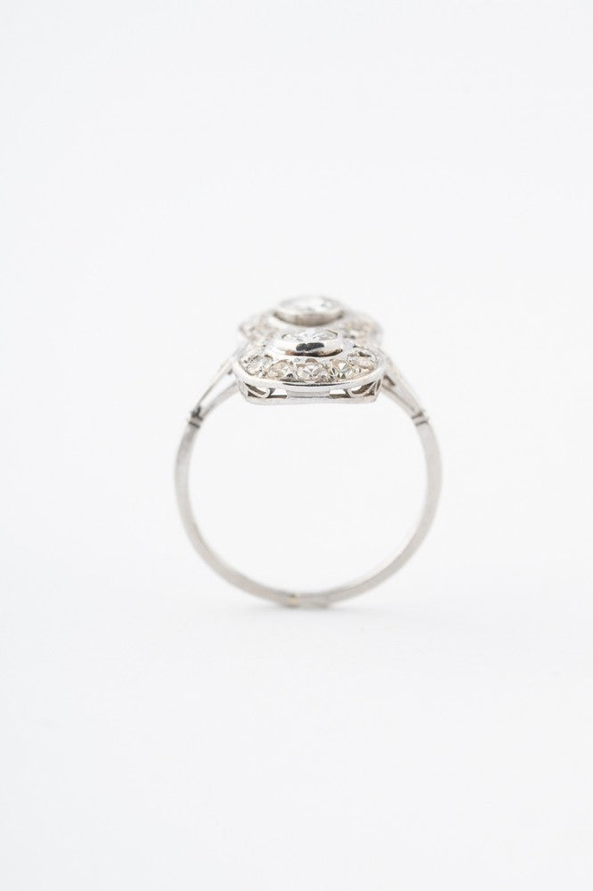 Art Deco platinum princess ring with 2 brilliant-cut diamonds