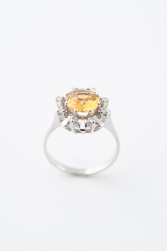 White gold entourage ring with citrine and diamonds