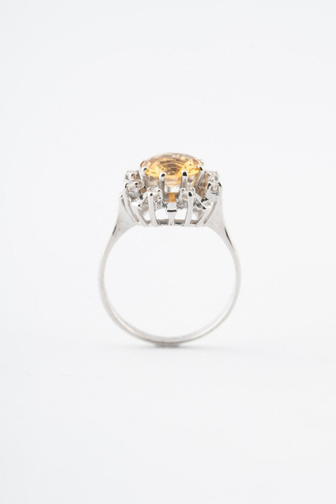 White gold entourage ring with citrine and diamonds