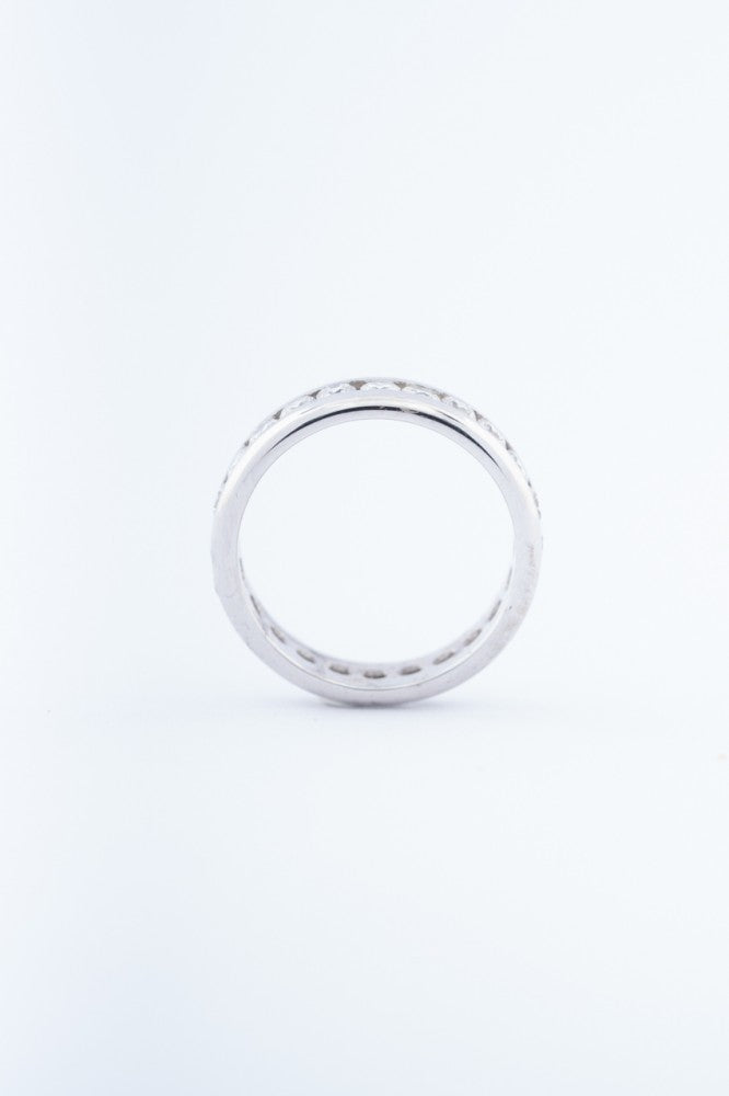 Wit gouden alliance ring met briljanten