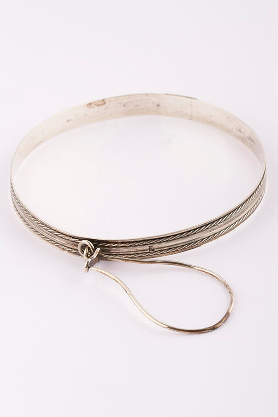 Antieke zilveren armbeugel/kluwen houder