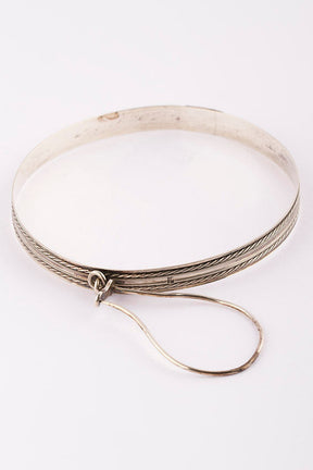 Antieke zilveren armbeugel/kluwen houder