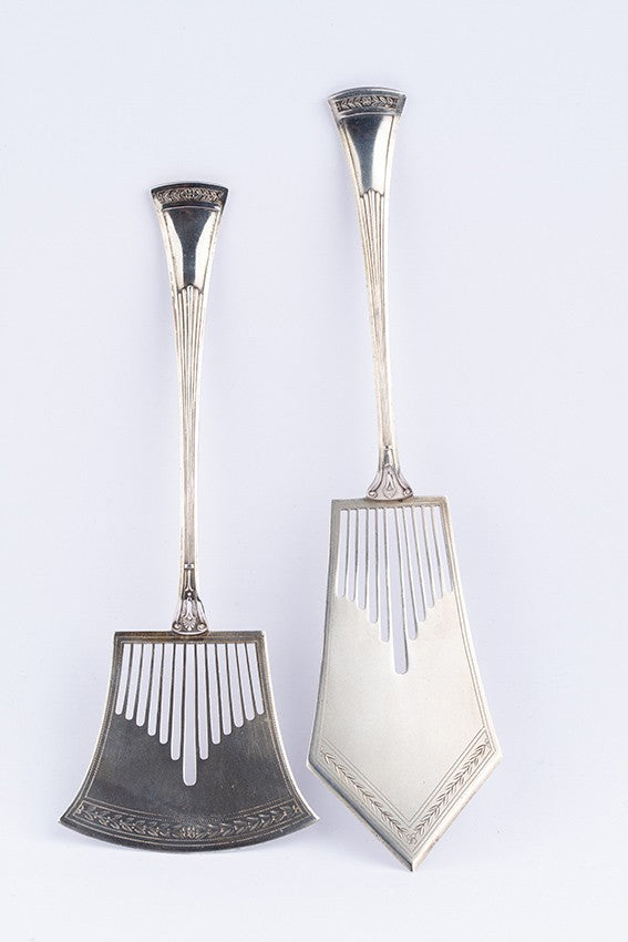 Antique silver Art Deco asparagus scoop