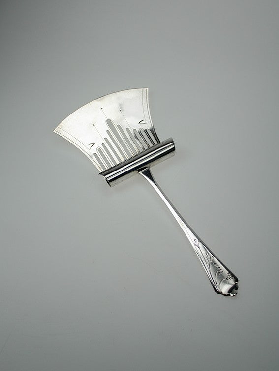 Silver Art Deco asparagus scoop
